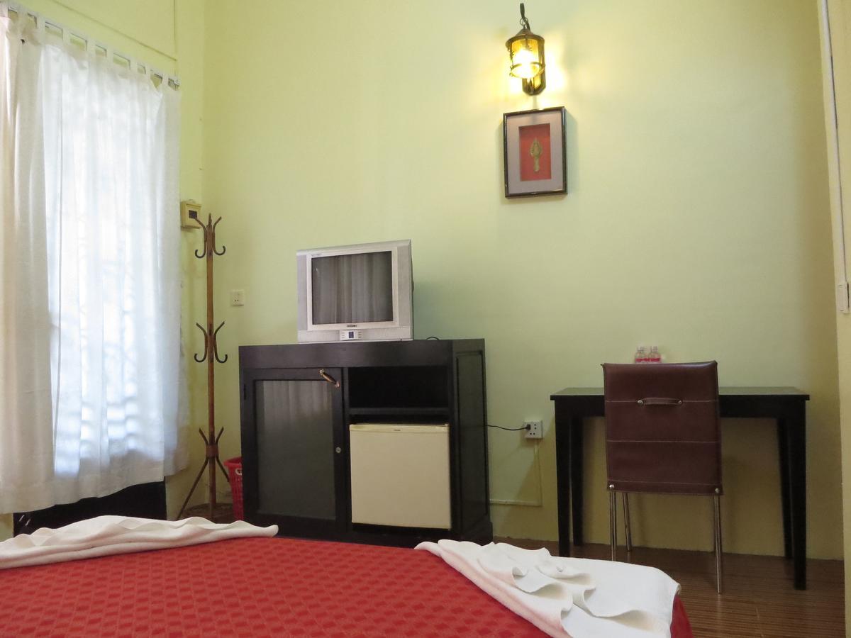 Goldie Guesthouse Пномпень Экстерьер фото